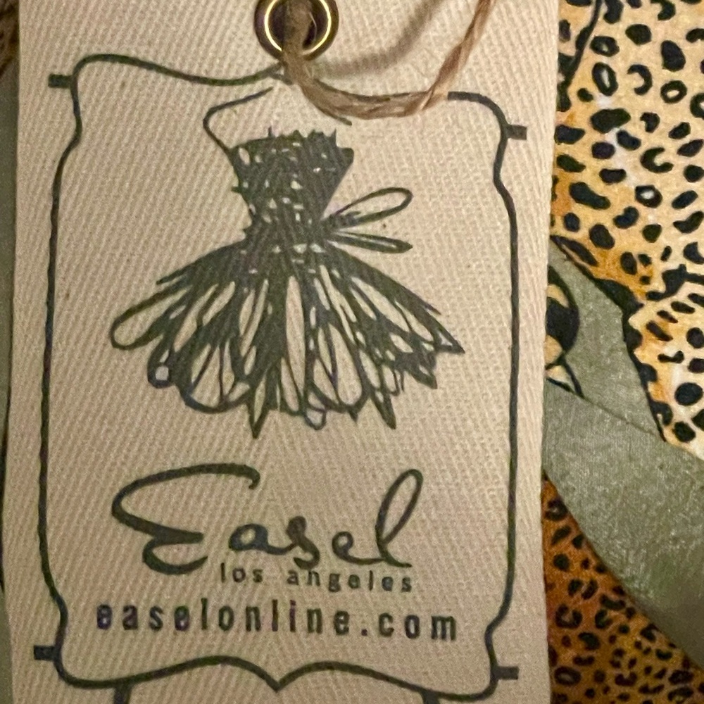 Easel sage green cheetah print top, size L, NWT - Picture 13 of 14